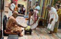 Jalabhisheka and Shodashopachar Puja by HH Swamiji at Shri Shivakrishna Mandir, Hubballi (26 Feb 2025)